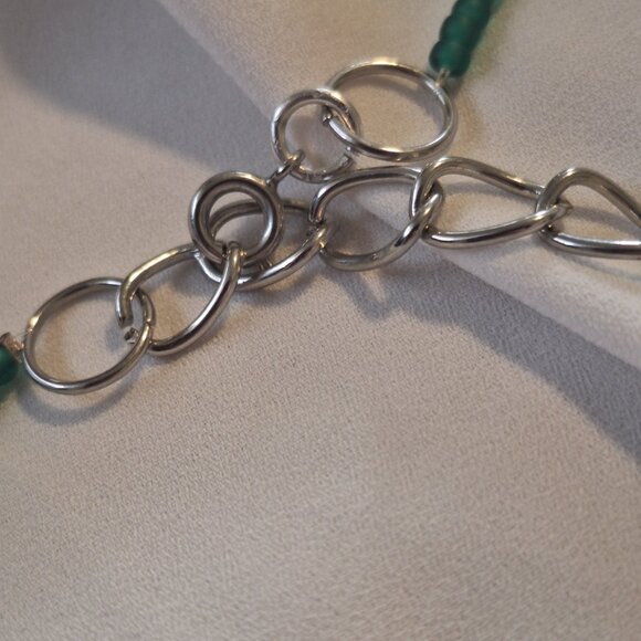 Artisan Made Soft Beaded Amethyst Stone Chip Green and Gold Choker Necklace - Picture 6 of 6